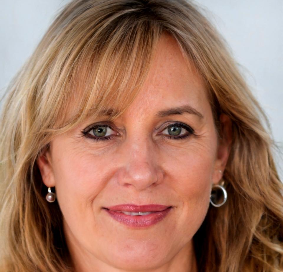Portrait de Sophie Martinez, experte en planification financière